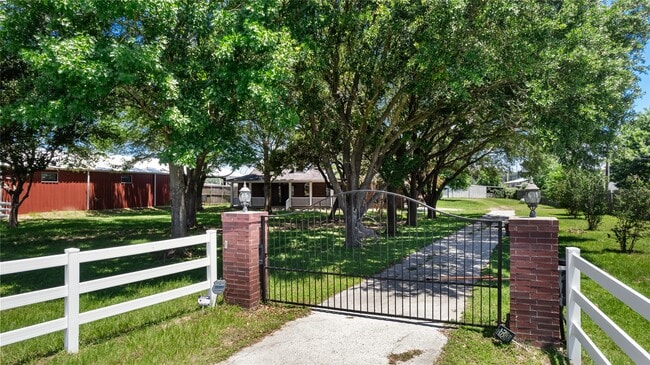 Building Photo - 20240 Cypress Rose Hill Rd