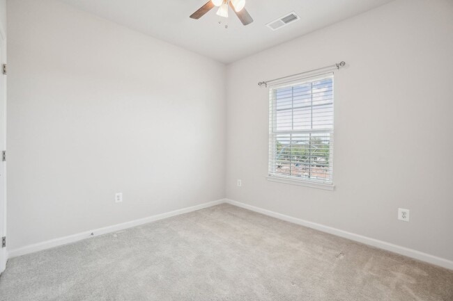 Building Photo - Lukas Park, Over 2000 Square Feet, Nearly New Build... Everything you want all in one! Come see f...