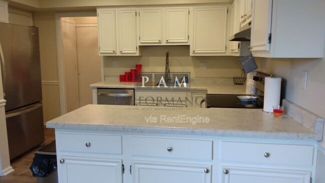 Building Photo - 13350 W Bluemound Rd