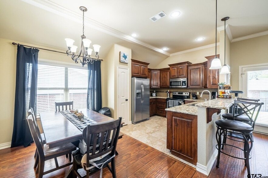 Building Photo - 121 Bois D Arc Dr