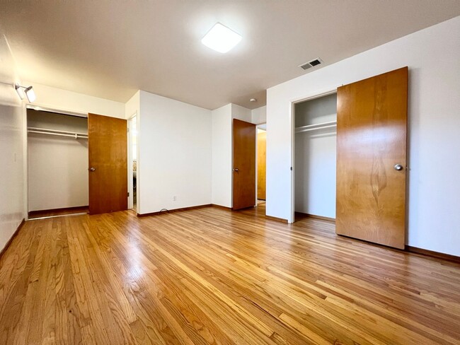 Building Photo - Updated 3-Bed / 2-Bath Single-Family Home!