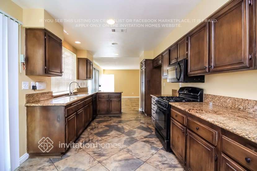 Building Photo - 23768 Timber Bluff Ct