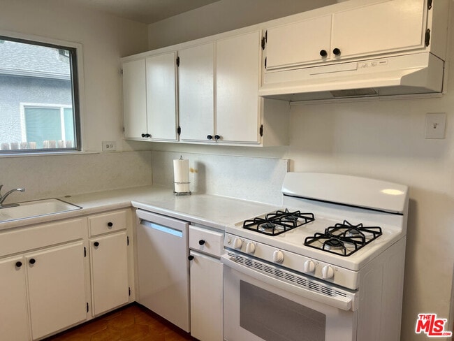Building Photo - 4316 Perlita Ave