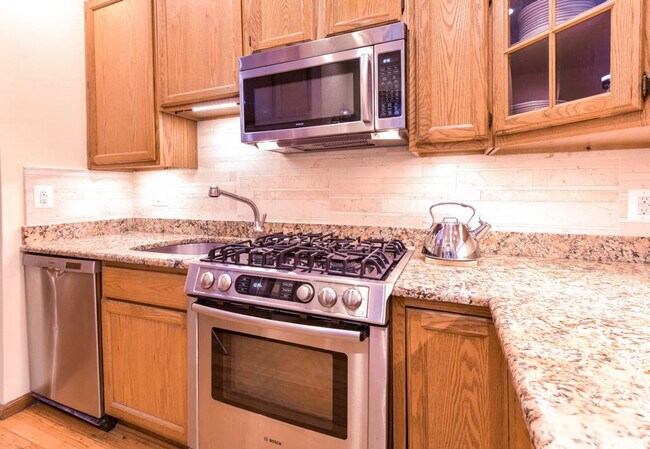 Building Photo - 1127 Independence Ave SE