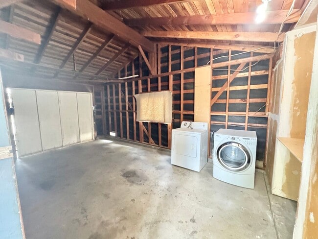 Building Photo - 604 Radcliffe Dr