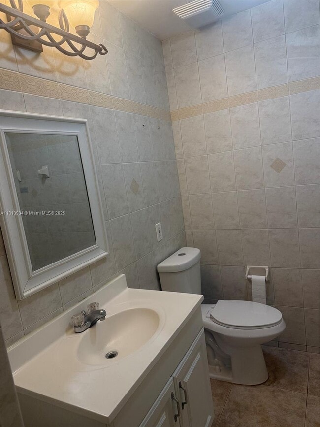 Building Photo - 530 N 66th Ave