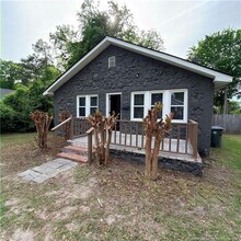 Building Photo - 216 Sedberry St