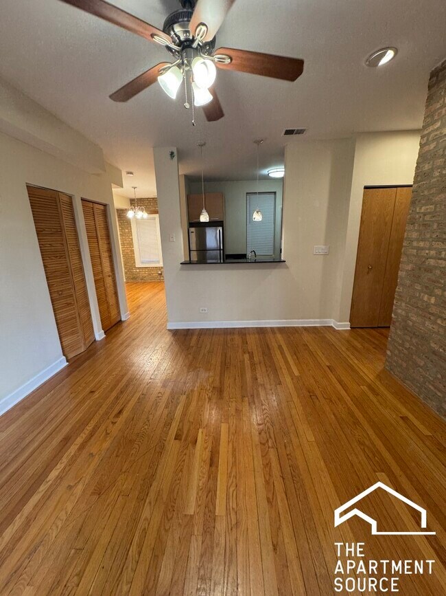 Building Photo - 1336 W Estes Ave