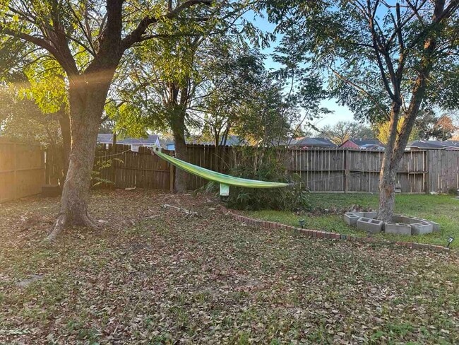 Building Photo - 16118 Lazy Ridge Rd