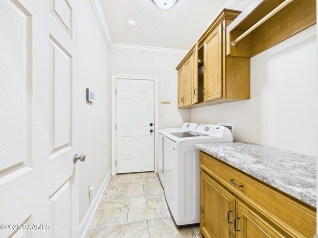Building Photo - 1013 Gleaux Dr