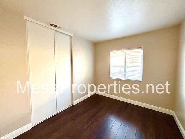 Building Photo - 10607 Moorefield Cir