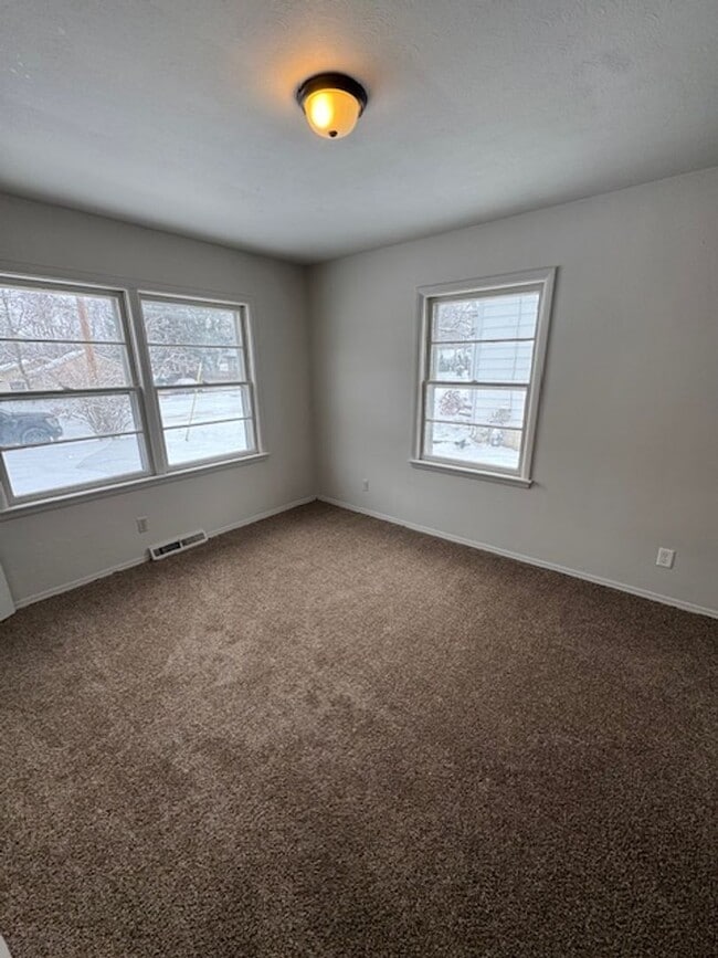 Building Photo - 2412 Juliette Ave