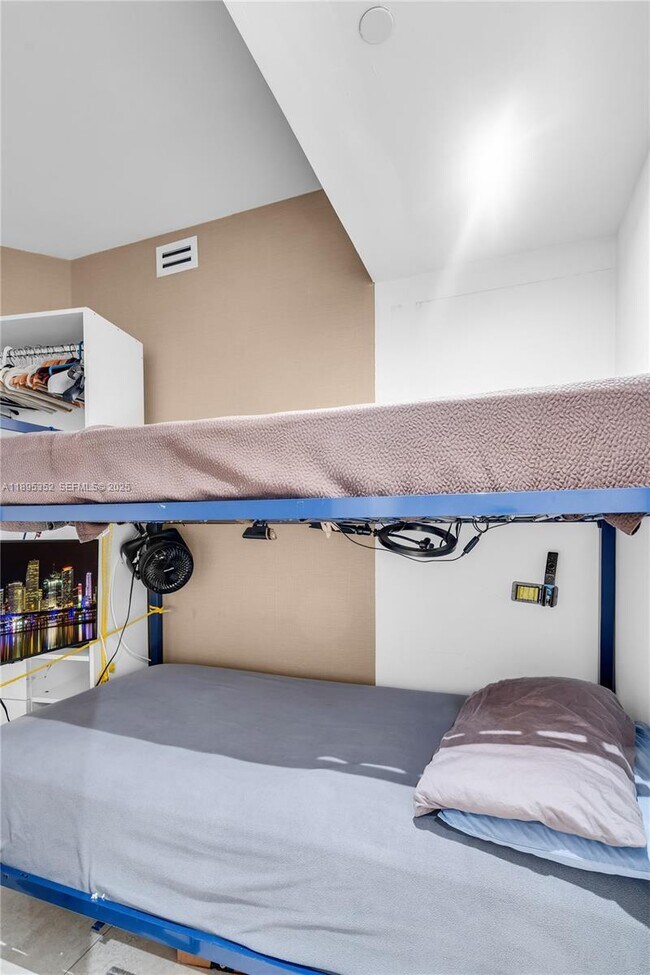 Building Photo - 1643 Brickell Ave