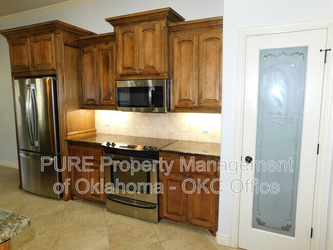 Building Photo - 1100 Kelsi Dr