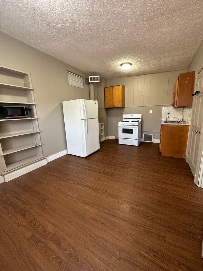 Building Photo - 1917 N 16th St