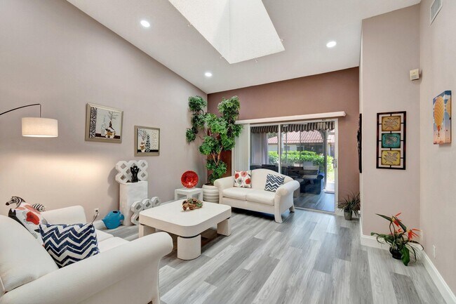 Building Photo - 6100 Waldwick Cir