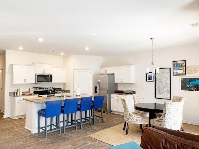 Building Photo - 113 Blue Spgs Wy