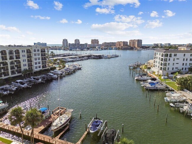 Building Photo - 240 Windward Passage
