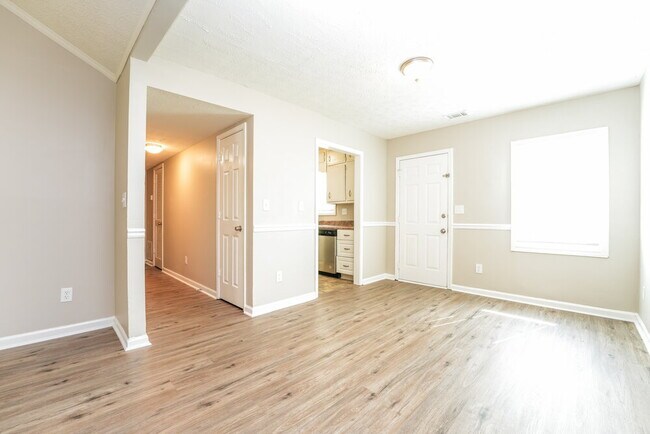 Building Photo - 2627 Country Trace SE