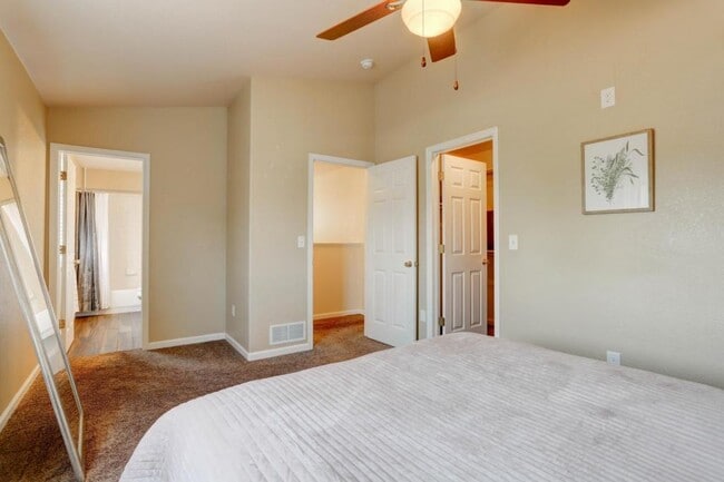 Building Photo - 903 Glenwall Dr