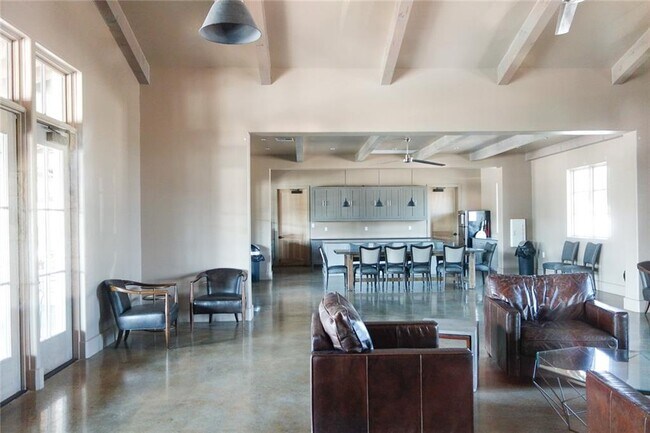 Building Photo - 3745 Bainbridge St