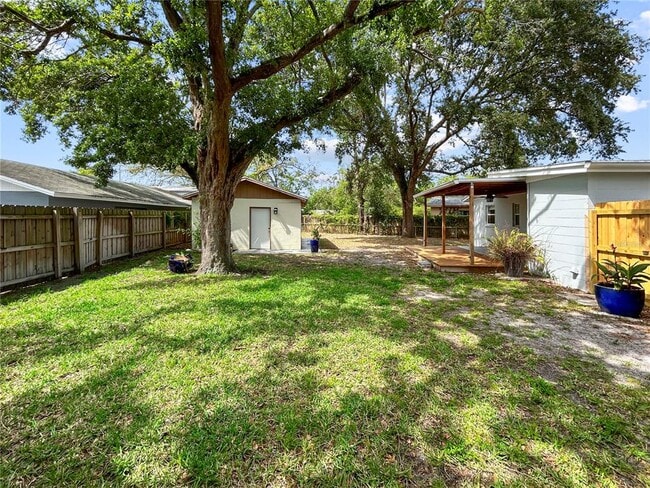 Building Photo - 2404 N Ramona Cir
