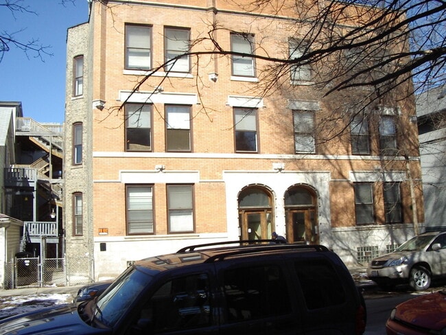 Primary Photo - 1356 W Barry Ave