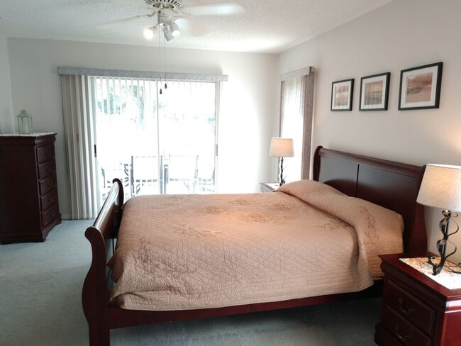 Building Photo - Seasonal Short-Term Single-Family Home located in Meadow Run at Jacaranda!