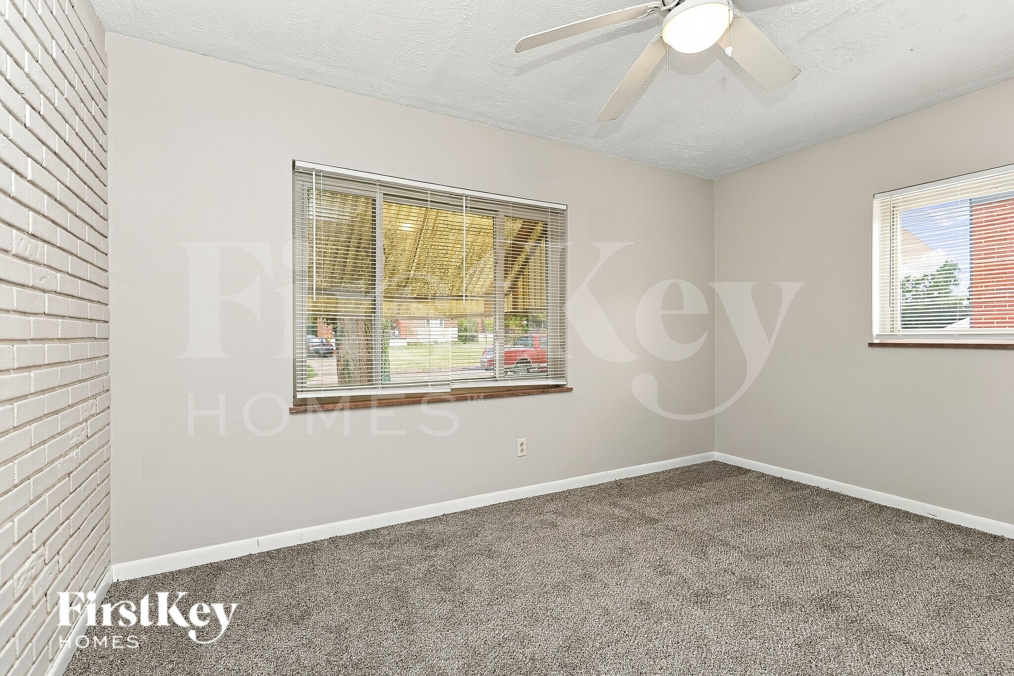 Building Photo - 1494 Clovernoll Dr