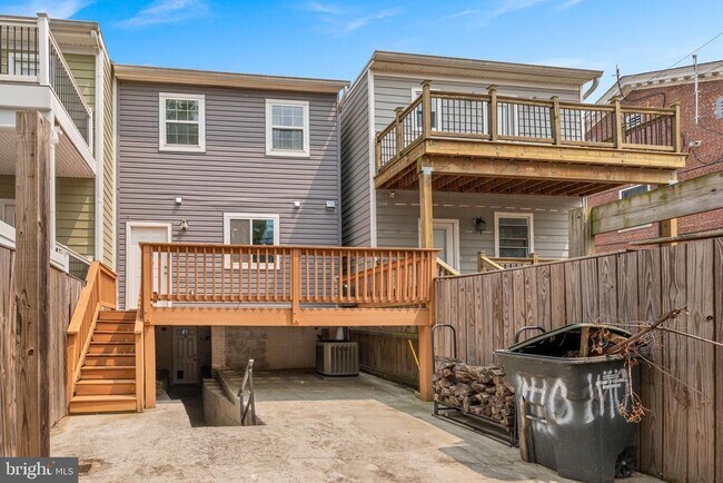 Building Photo - 1110 Orren St NE