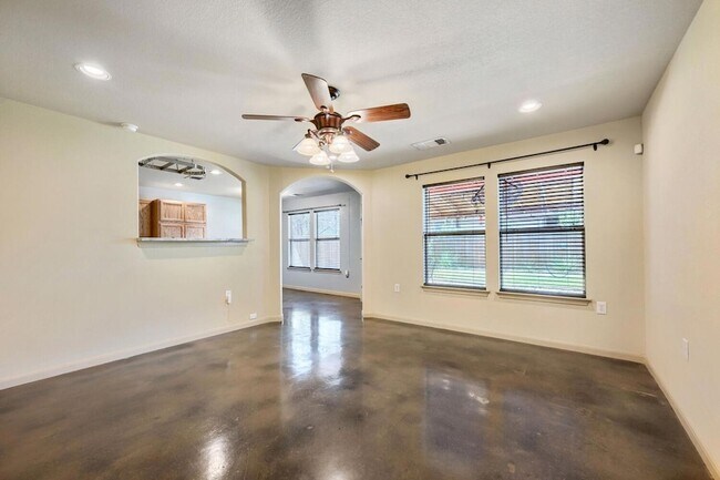 Building Photo - 7425 Thannas Way