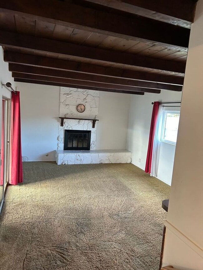 Building Photo - GREAT 3BD HOUSE WITH INCREDIBLE OUTDOOR SP...