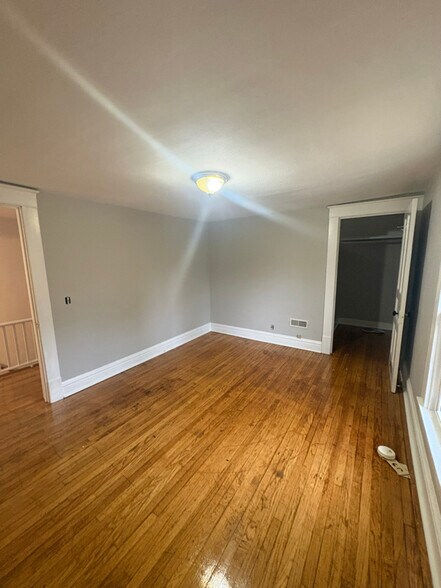 Building Photo - 530 High St