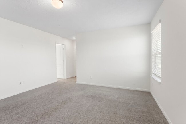 Building Photo - 1001 Hvn Hl Ln.