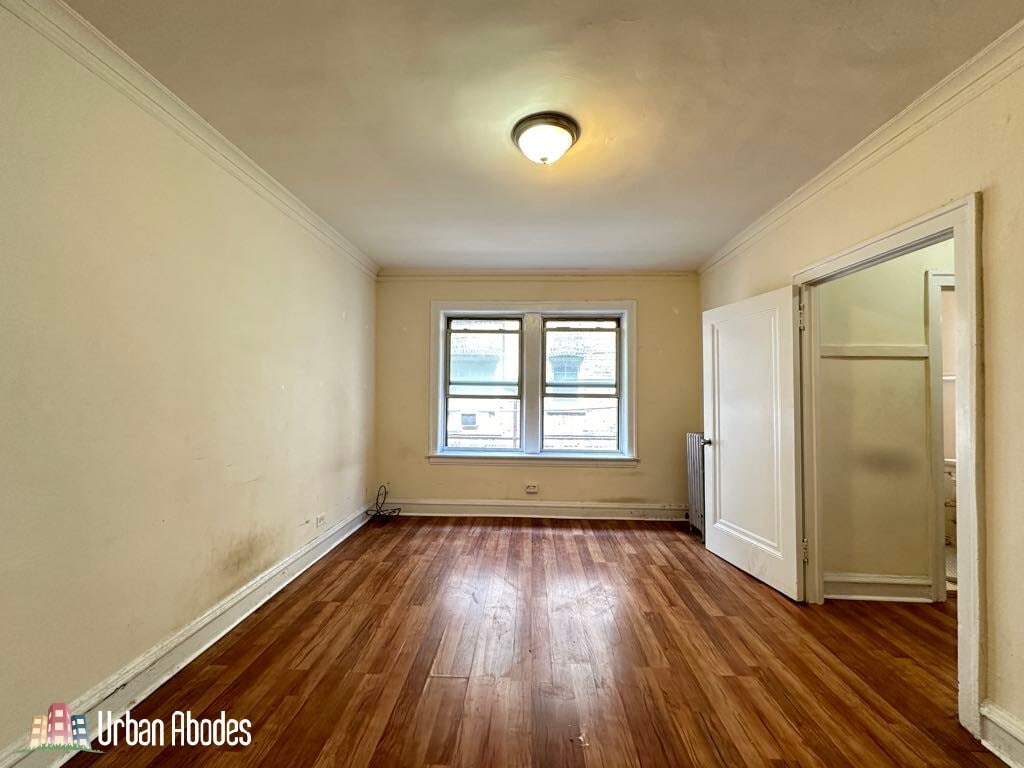 Building Photo - 2530 N Sawyer Ave