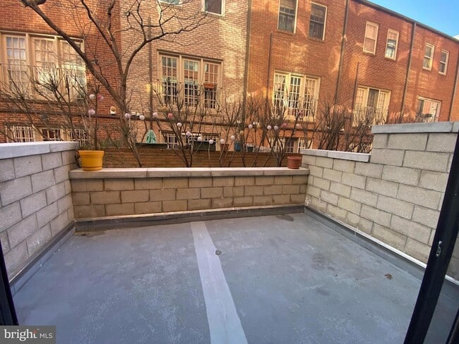 Building Photo - 1654 Euclid St NW