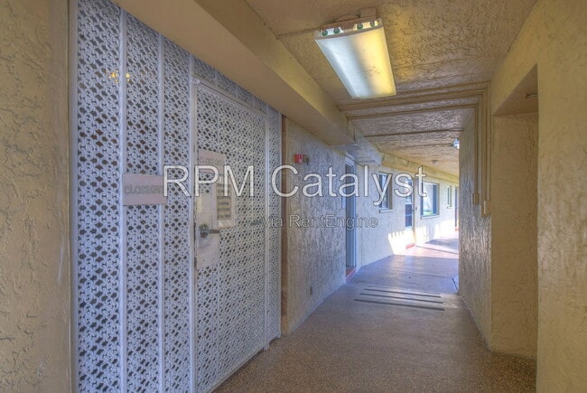 Building Photo - 8950 Park Blvd