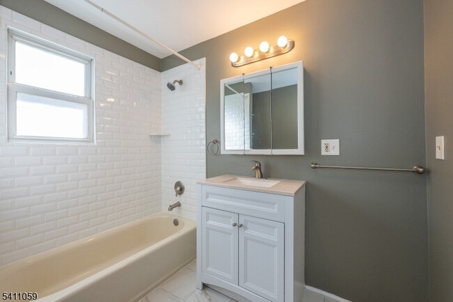 Building Photo - 189 Washington St