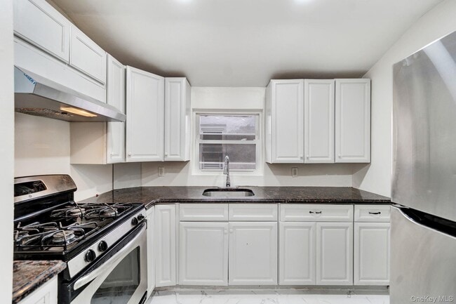 Building Photo - 109-87 Francis Lewis Blvd