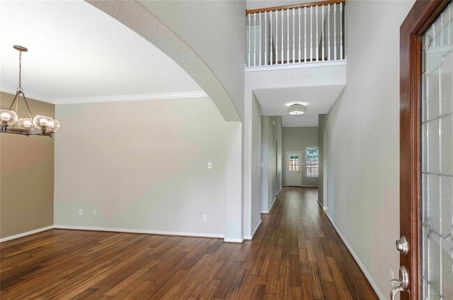 Building Photo - 6 Colewood Ct