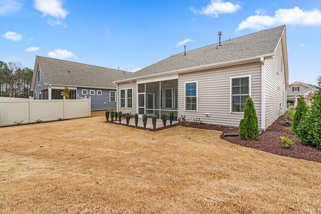 Building Photo - Amazing Durham Location - Easy commute to RTP, Brier Creek