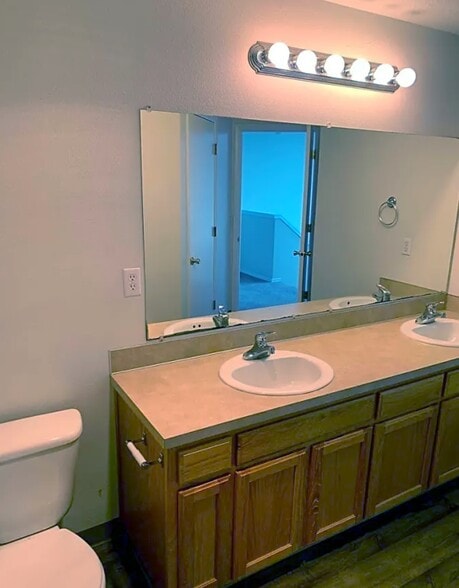 Building Photo - 1131 2nd St NW