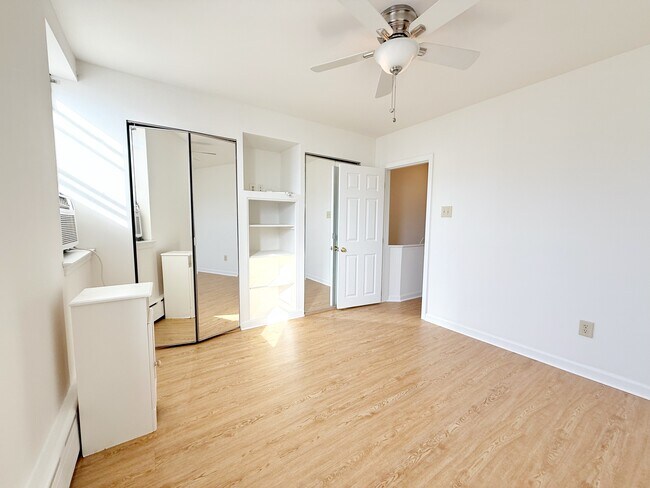 Building Photo - 2635 S Bouvier St