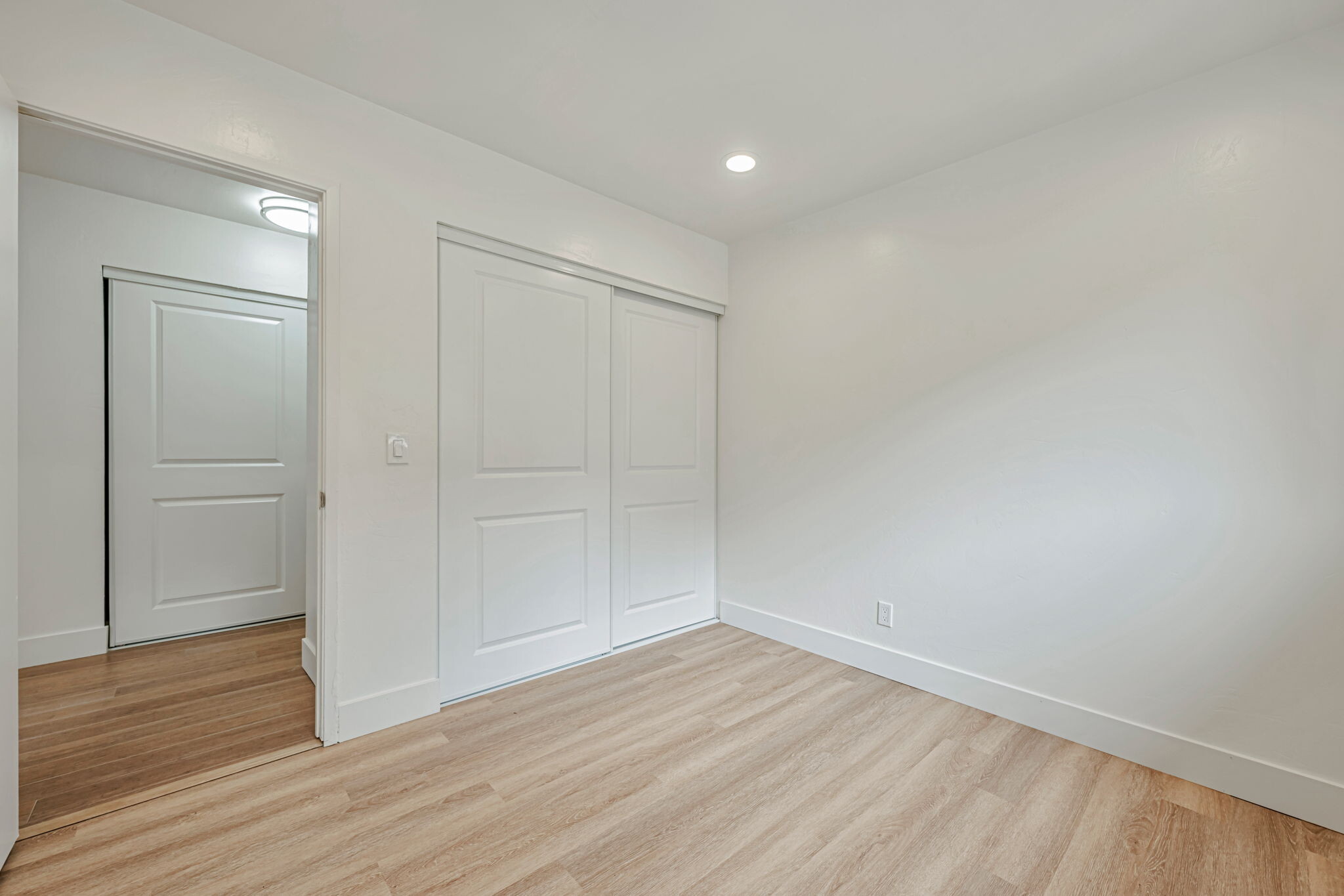 Building Photo - 6046 Reo Pl