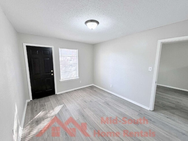 Building Photo - 139 N Claybrook St