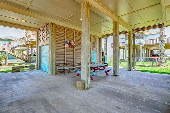 Building Photo - 820 Sandollar