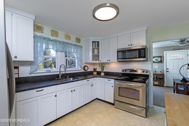 Building Photo - 1114 Wildwood Ave