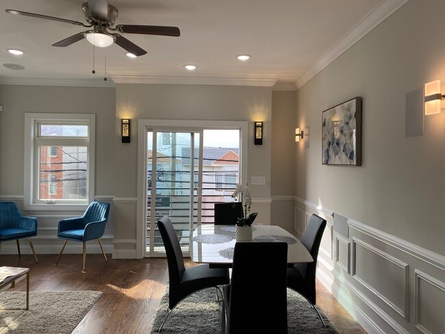 Building Photo - 586 Liberty Ave