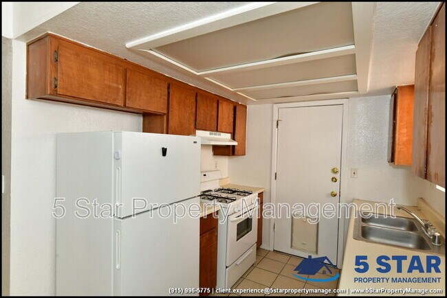 Building Photo - 8933 Kenneth St