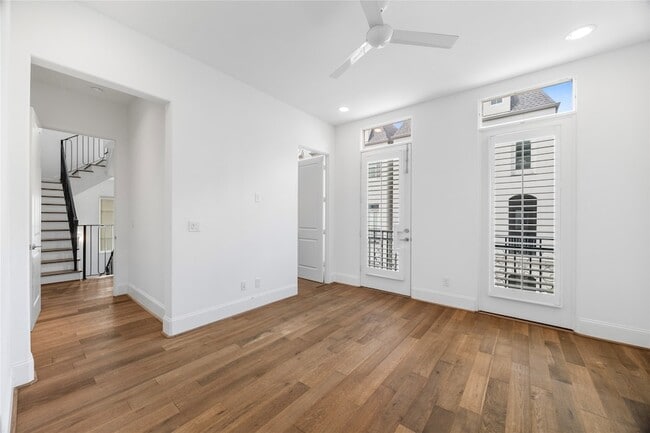 Building Photo - 11107 Savannah Oaks Ln